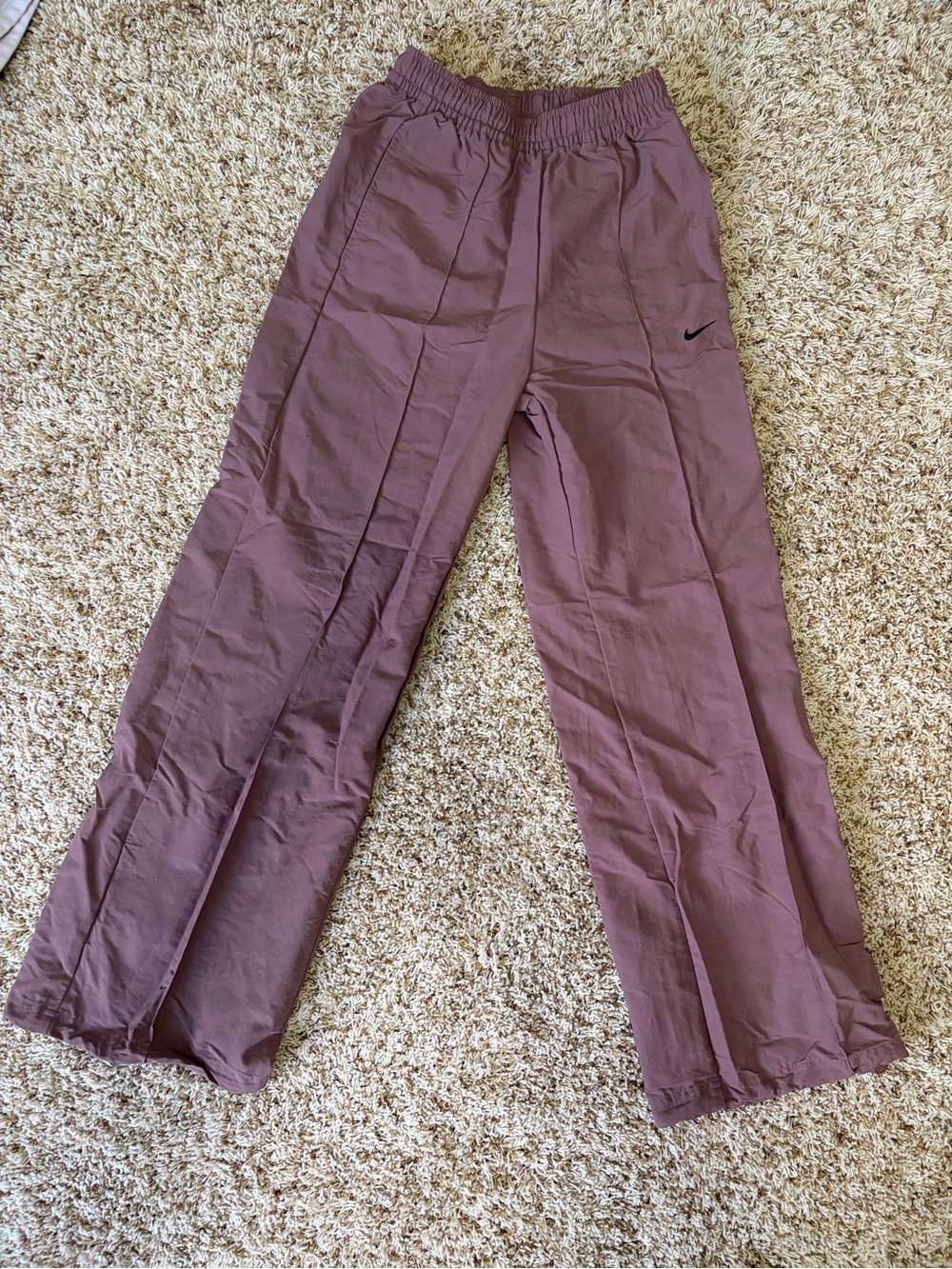 Nike Sportswear Everything Women’s Woven Mid-Rise Pants in Smoky Mauve Sz XS
